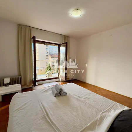 Duplex - White Apartment *